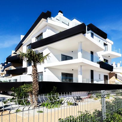 frames-for-your-heart-vbSRUrNm3Ik-unsplash 1